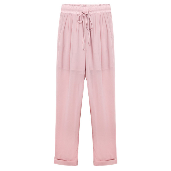 Οι γυναίκες Slacks σε τρία διαφορετικά χρώματα