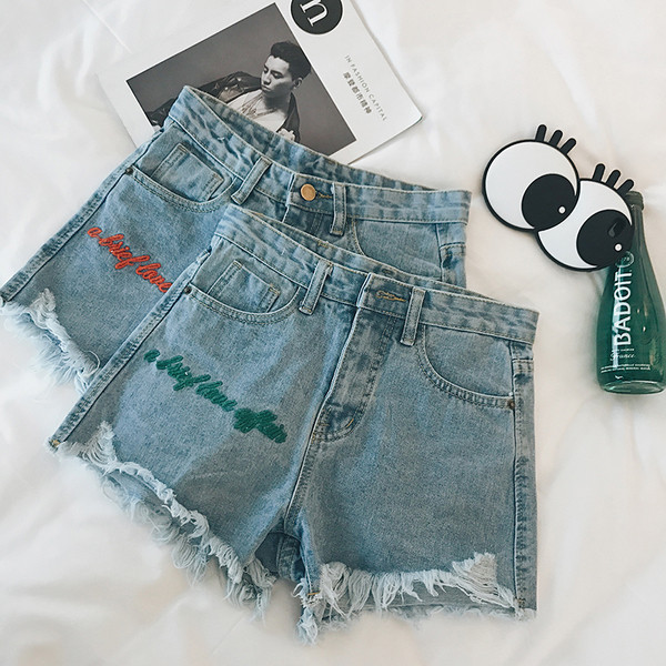 σορτς σύντομο καλοκαίρι γυναικών με broderiyka και κρόσσια στα πόδια