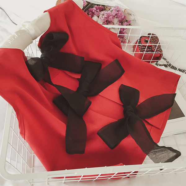 κομψό γιλέκο Awesome Γυναικών με πολλές όμορφες κορδέλες στο πίσω μέρος