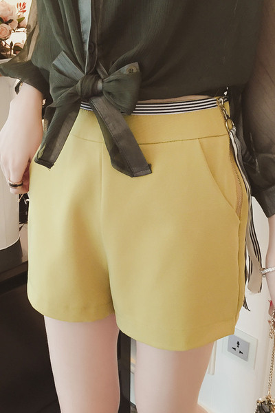 Οι γυναίκες κομψή περιστασιακή αθλητικά σορτς