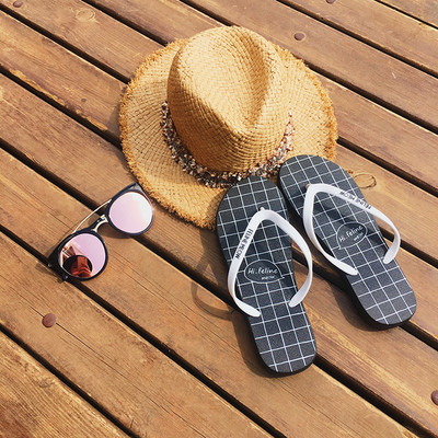 Άνετα  γυναικείες ανοιξιάτικες παντόφλες  για την παραλία και την καθημερινή ζωή