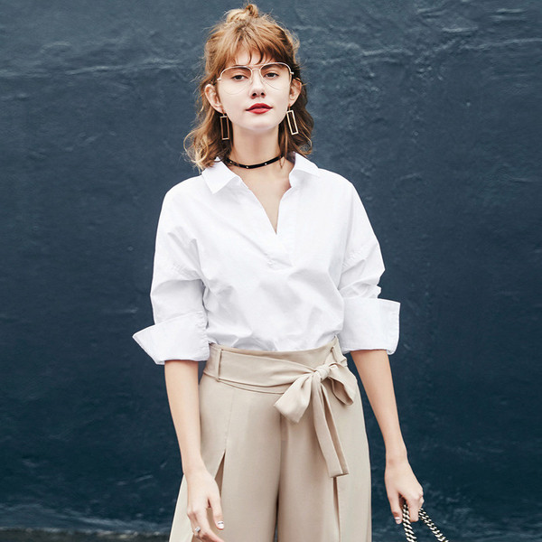 Μεγάλη γυναίκες καθημερινά πουκάμισο με μακριά μανίκια και V λαιμόκοψη