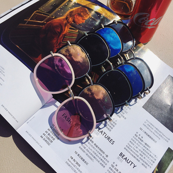 Μοντέρνα γυαλιά ηλίου - γυναίκες