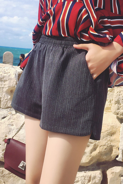 Ανοιχτό γκρι και σκούρο γκρι κυρίες έκδοση σύντομο παντελόνι