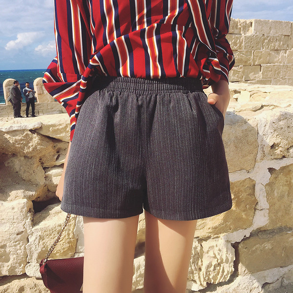 Ανοιχτό γκρι και σκούρο γκρι κυρίες έκδοση σύντομο παντελόνι