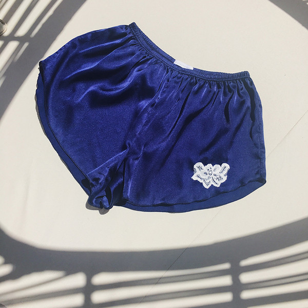 Καλοκαίρι λεπτό άνετα σορτς ενδιαφέρον ύφασμα σε 3 χρώματα