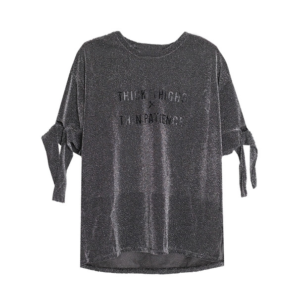 Μεγάλη μοντέλο λαμπερά κυρίες μπλούζα με μανίκια μη τυποποιημένων