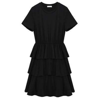 Καθημερινά κυρίες μαύρο φόρεμα με κοντά μανίκια και πιέτες κάτω τμήμα