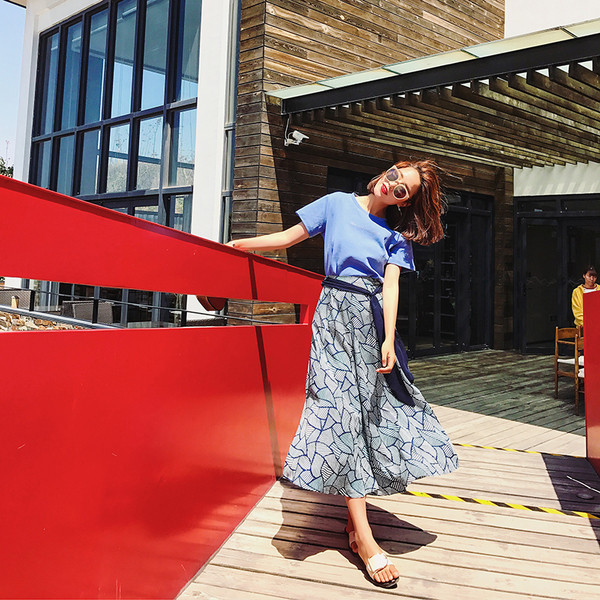 Απλά και καθαρά T-shirt με κοντά μανίκια