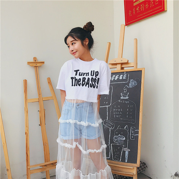 Μεγάλη κυρίες φόρεμα μιμείται ένα σύνολο από δύο μέρη (φούστα + μπλούζα)