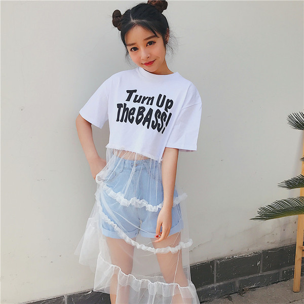 Μεγάλη κυρίες φόρεμα μιμείται ένα σύνολο από δύο μέρη (φούστα + μπλούζα)