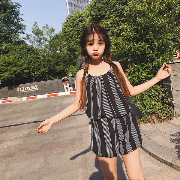 Σετ 2 μέρη που περιλαμβάνει ένα πουκάμισο ριγέ και σορτς