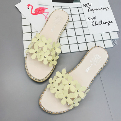 Καθημερινές πολύ όμορφες γυναικείες παντόφλες με λουλούδια