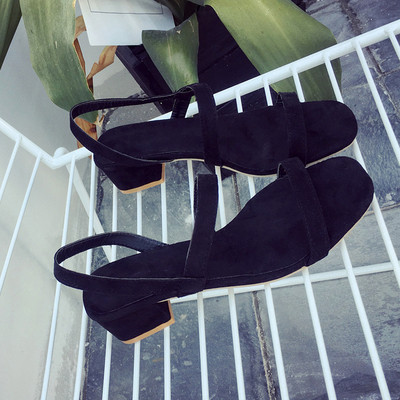 Γυναικεία σανδάλια με παχιά τρέχουσες μαύρο και καφέ