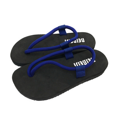 Дамски плажни чехли в три различни цвята на презрамките