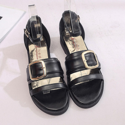 Καθημερινά γυναικεία παπούτσια με μικρό τακούνι και χρυσή τακά