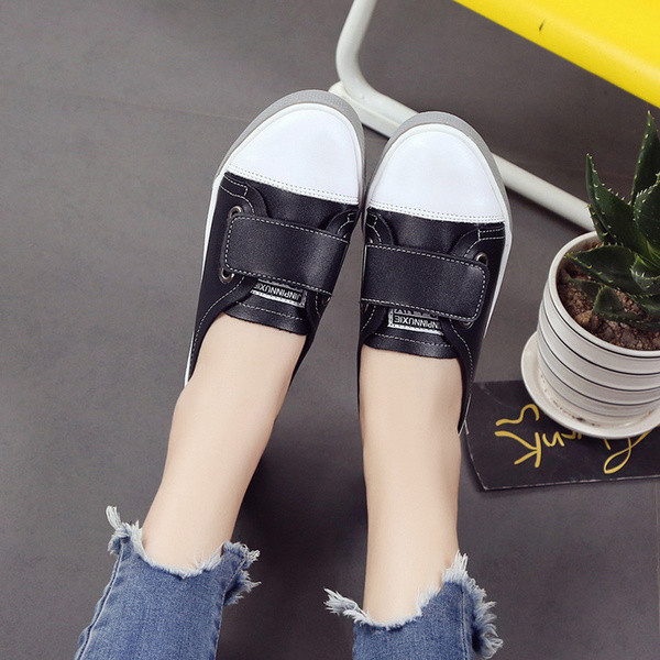 Καθημερινά χαμηλά γυναικεία παπούτσια 