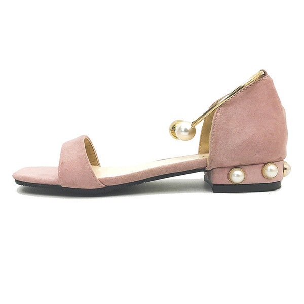 Αθλητικά κομψά γυναικεία παπούτσια με πολύ όμορφο μαργαριτάρι κούμπωμα γύρω από τον αστράγαλο