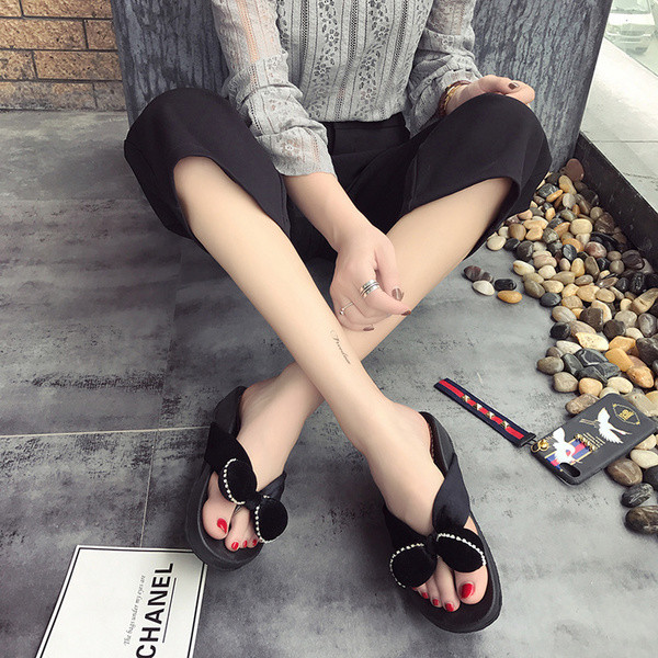 Πολύ άνετες Γυναικείες παντόφλες  με πολύ όμορφη κορδέλα και αντιολισθητική σόλα