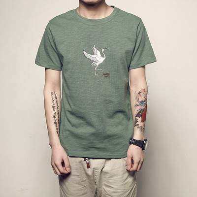 Свежа блузка с къс ръкав и апликация в пет различни цвята