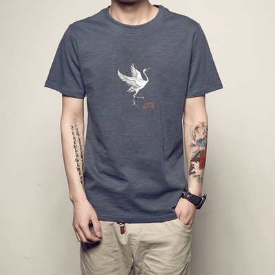 Свежа блузка с къс ръкав и апликация в пет различни цвята