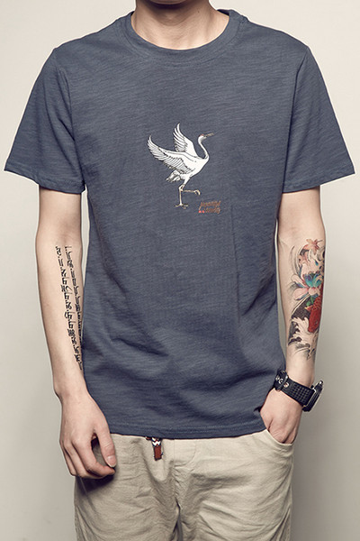 Свежа блузка с къс ръкав и апликация в пет различни цвята