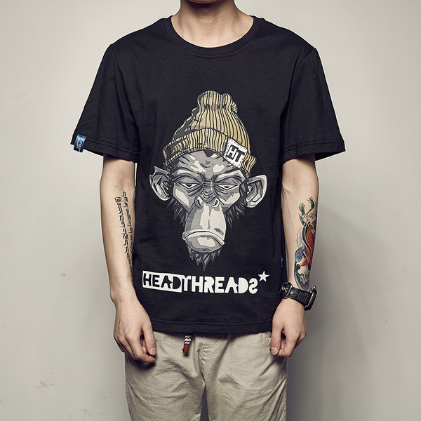 περιστασιακή μπλούζα ανδρών με μια πολύ ενδιαφέρουσα εφαρμογή (μαϊμού)