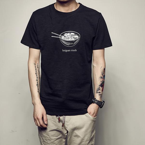 shirt των ανδρών βαμβάκι με κοντά μανίκια και την εφαρμογή σε τέσσερα διαφορετικά χρώματα