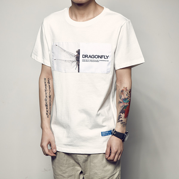 πουκάμισο Καθαρίστε άνδρες με κοντά μανίκια και πολύ ενδιαφέρουσα εκτύπωσης στο στήθος