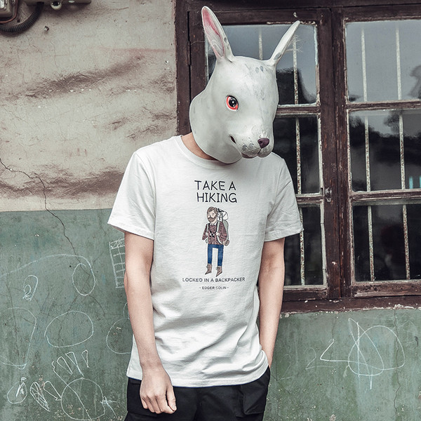 περιστασιακό πουκάμισο άνδρες με κοντά μανίκια και την επιγραφή «Πάρτε μια πεζοπορία»