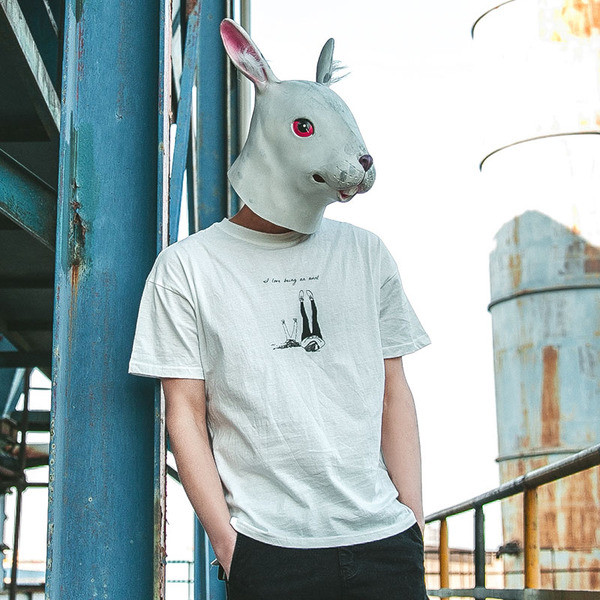 Καθαρό βαμβάκι T-shirt σε τρία χρώματα με απλικέ στο στήθος