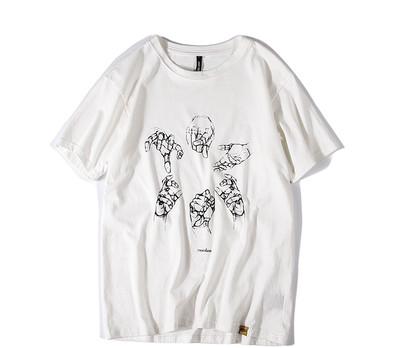 Αντρικά βαμβακερό T-shirt με μια πολύ ενδιαφέρουσα αφηρημένη εικόνα