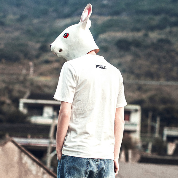 αντρικά πουκάμισα με κοντά μανίκια σε δύο διαφορετικά χρώματα και πολύ φρέσκο ​​aplikatsiyka