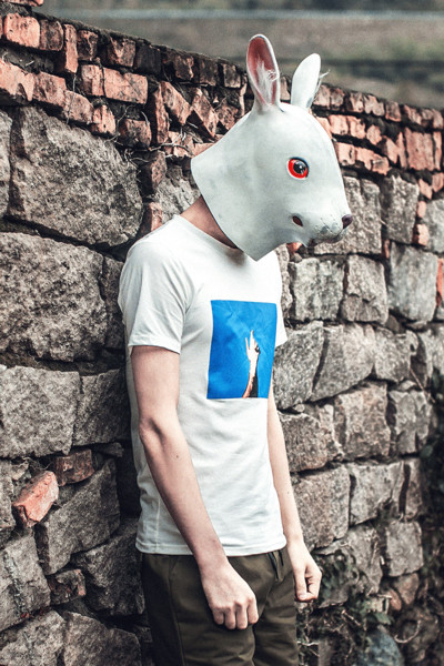 Καθαρό βαμβάκι T-shirt σε μαύρο και άσπρο με πολλά ενδιαφέροντα σφράγιση