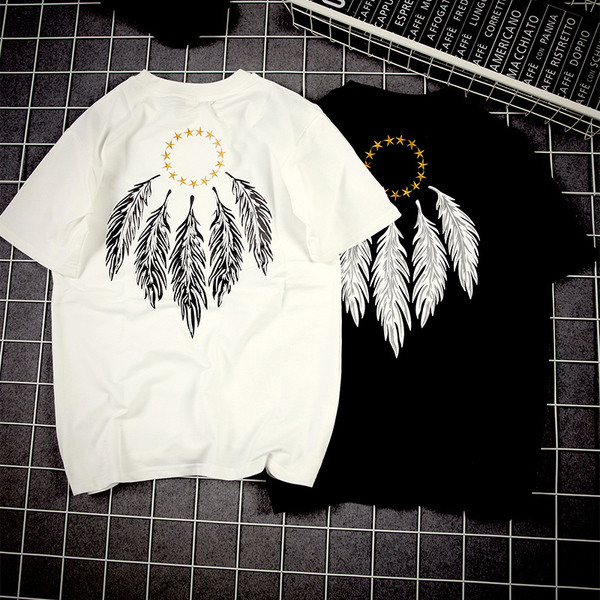 πουκάμισο Πολύ ενδιαφέρον των ανδρών με κοντά μανίκια σε μαύρο και άσπρο με απλικέ - ινδική φτερά