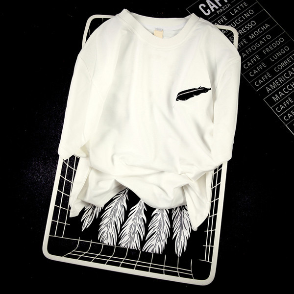 πουκάμισο Πολύ ενδιαφέρον των ανδρών με κοντά μανίκια σε μαύρο και άσπρο με απλικέ - ινδική φτερά