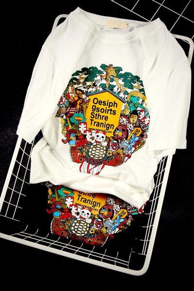 Много модерна мъжка блузка с къс ръкав и изключително красива шарена щампа