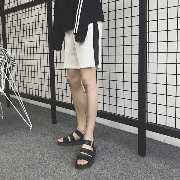 Κομψή σορτς σε πολλά διαφορετικά χρώματα