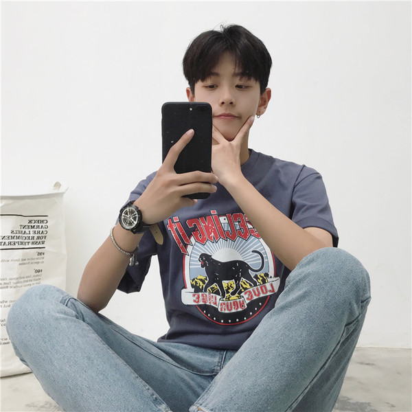 Τρέχουσα ευρεία πουκάμισο Νέα Γενιά σε τέσσερα διαφορετικά χρώματα