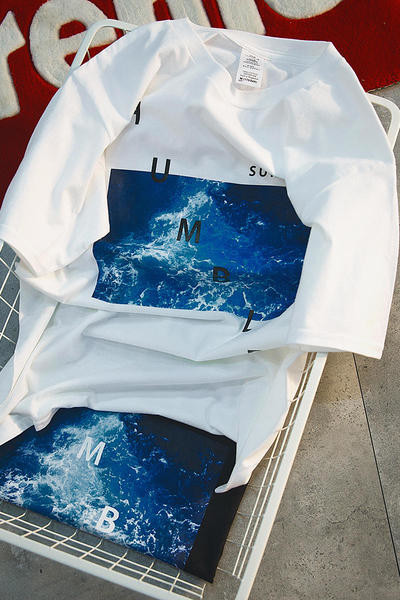 Τρέχουσα Νεολαία T-shirt με κοντά μανίκια και όμορφη εικονογράφηση