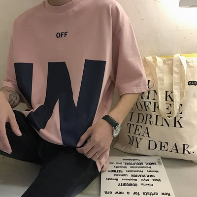 Μεγάλη ευρεία αρσενικό T-shirt σε διάφορα χρώματα