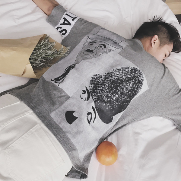 Τρέχουσα μεγάλα αρσενικά πουκάμισο με κοντά μανίκια