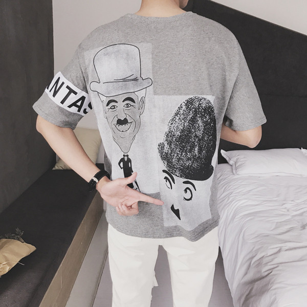 Τρέχουσα μεγάλα αρσενικά πουκάμισο με κοντά μανίκια