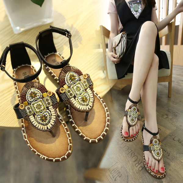 Модерни дамски сандали с ниска подметка и орнаменти