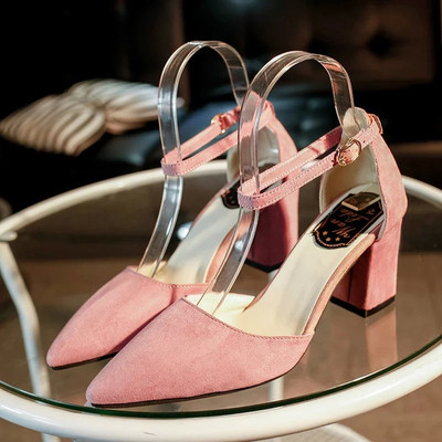 Κομψά γυναικεία αθλητικά παπούτσια