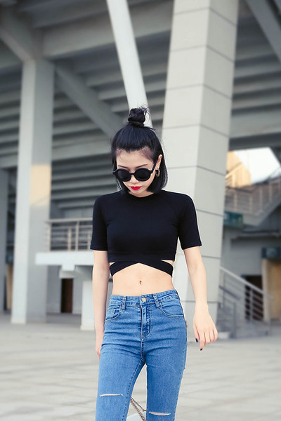 Много модерна спортно-елегантна дамска тениска