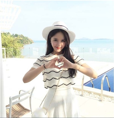 Супер свежа дамска блуза с къс ръкав