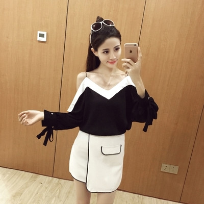 μπλούζα Σούπερ κομψές κυρίες με λαιμόκοψη V