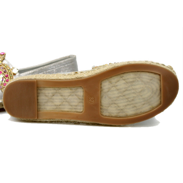 Πολύ όμορφες παπούτσια με  χάντρες