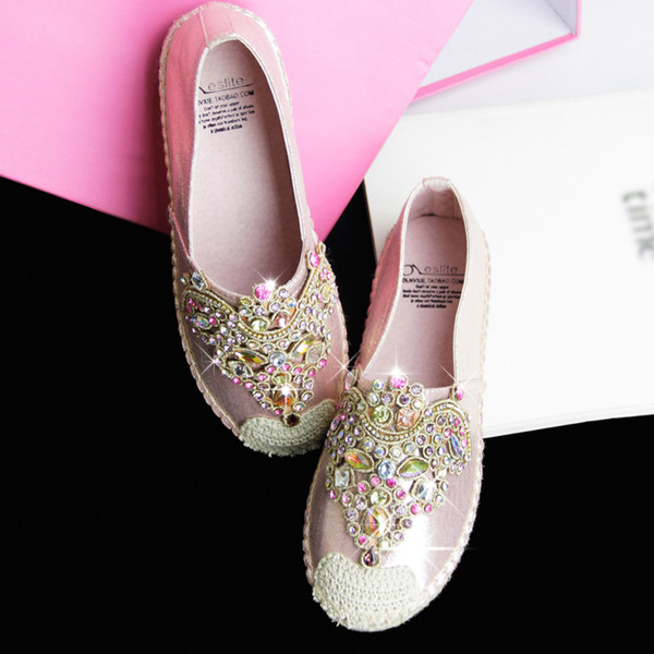 Πολύ όμορφες παπούτσια με  χάντρες